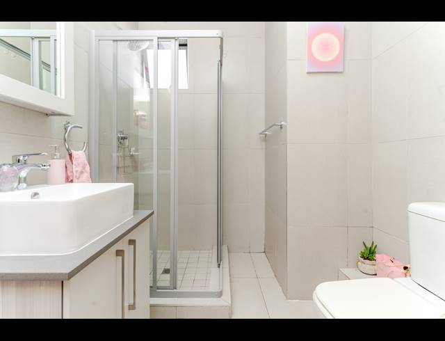2 BEDROOM APARTMENT FOR SALE IN HALFWAY HOUSE
